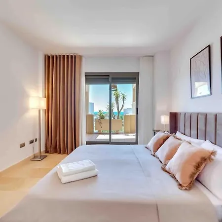 Luxury 3bdr In New Golden Mile, Marbella