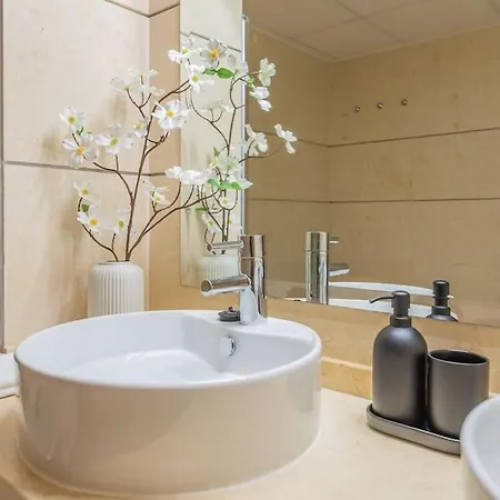 Apartment Luxury 3bdr In New Golden Mile, Marbella Estepona