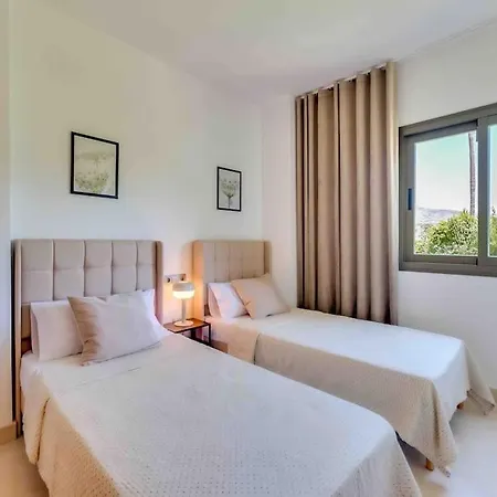 Luxury 3bdr In New Golden Mile, Marbella Estepona